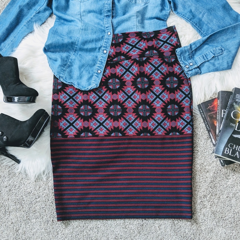 LuLaRoe | burgandy striped pencil skirt.